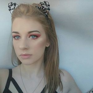 Meet your Posher, Violet